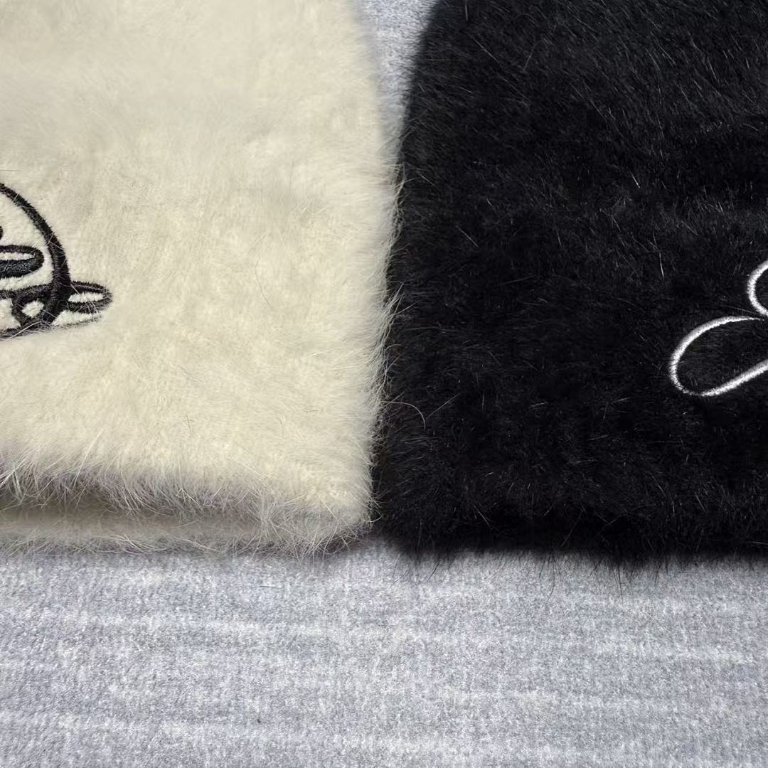 Supreme X KANGOL FW25 Week 6 Furgora Script Beanie - Image 7