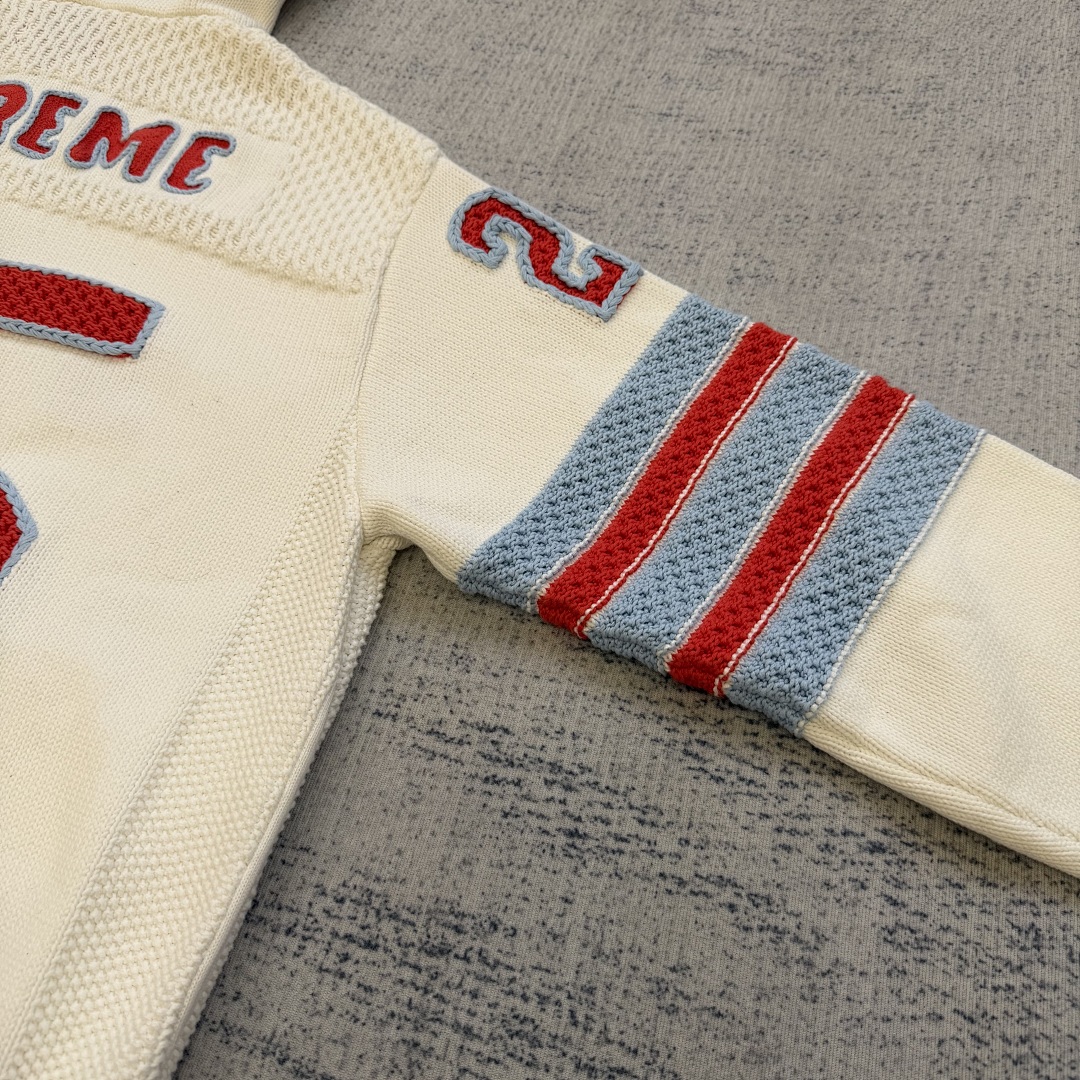 Supreme sweater - Image 13