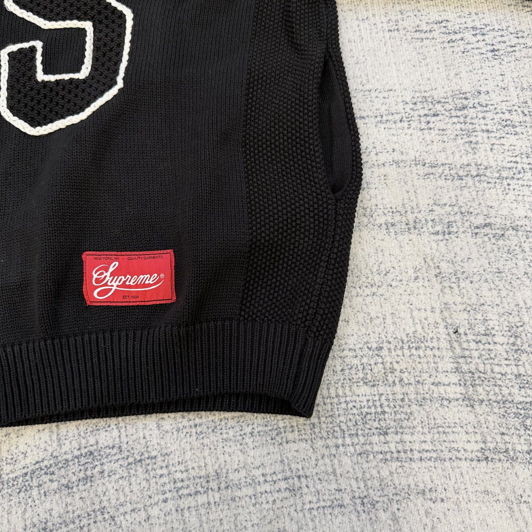 Supreme sweater - Image 31