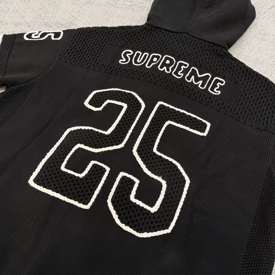 Supreme sweater - Image 26