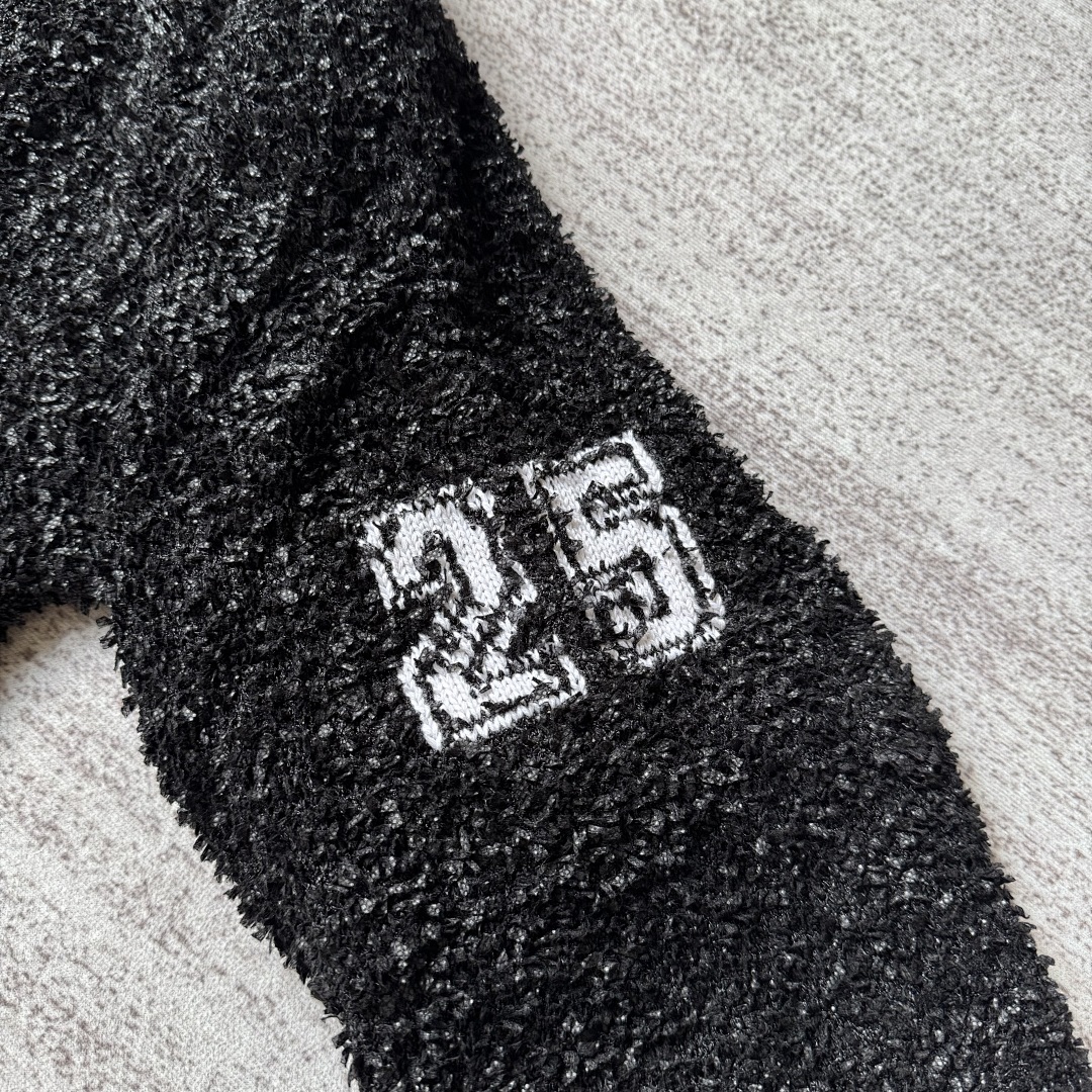 Supreme sweater - Image 13