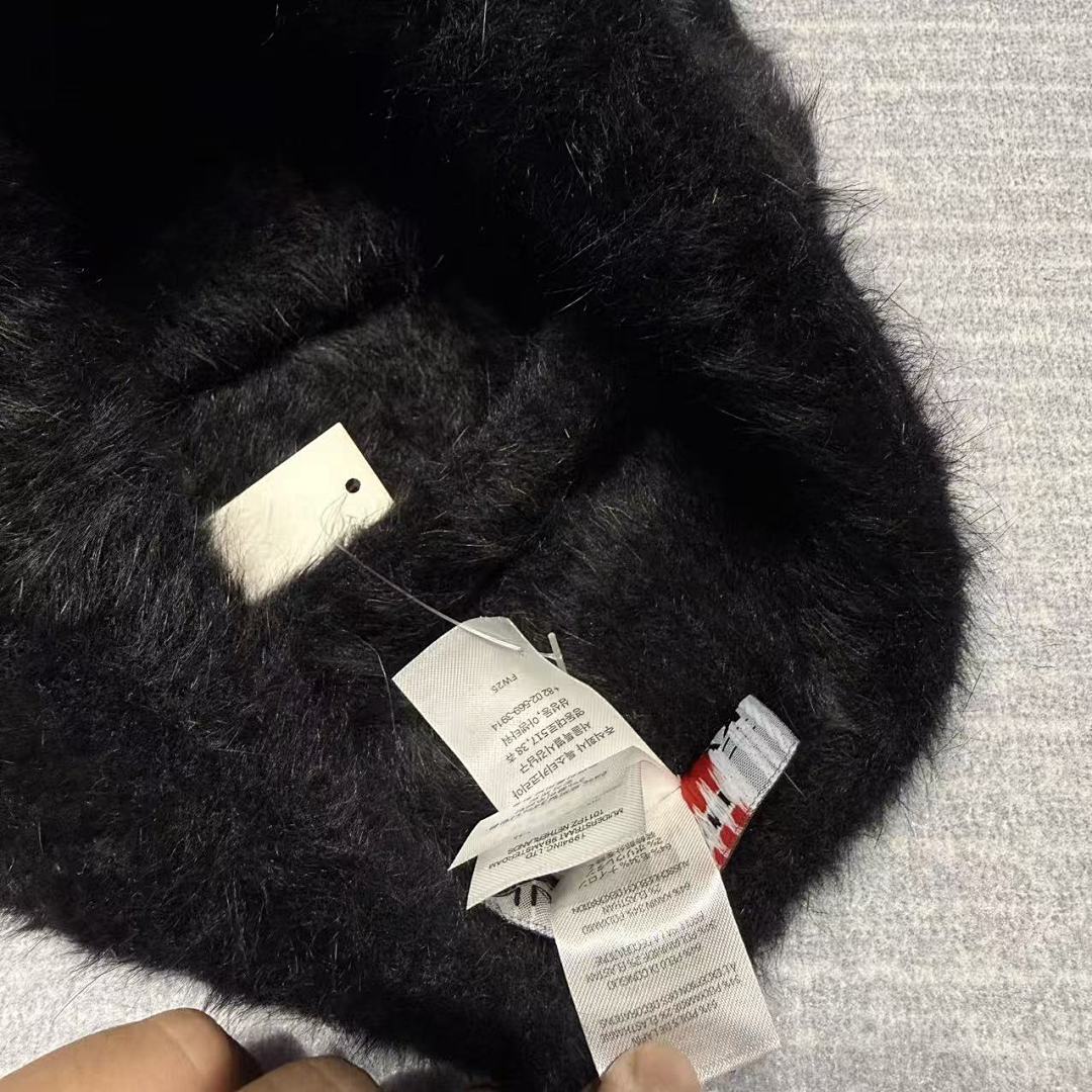 Supreme X KANGOL FW25 Week 6 Furgora Script Beanie - Image 8