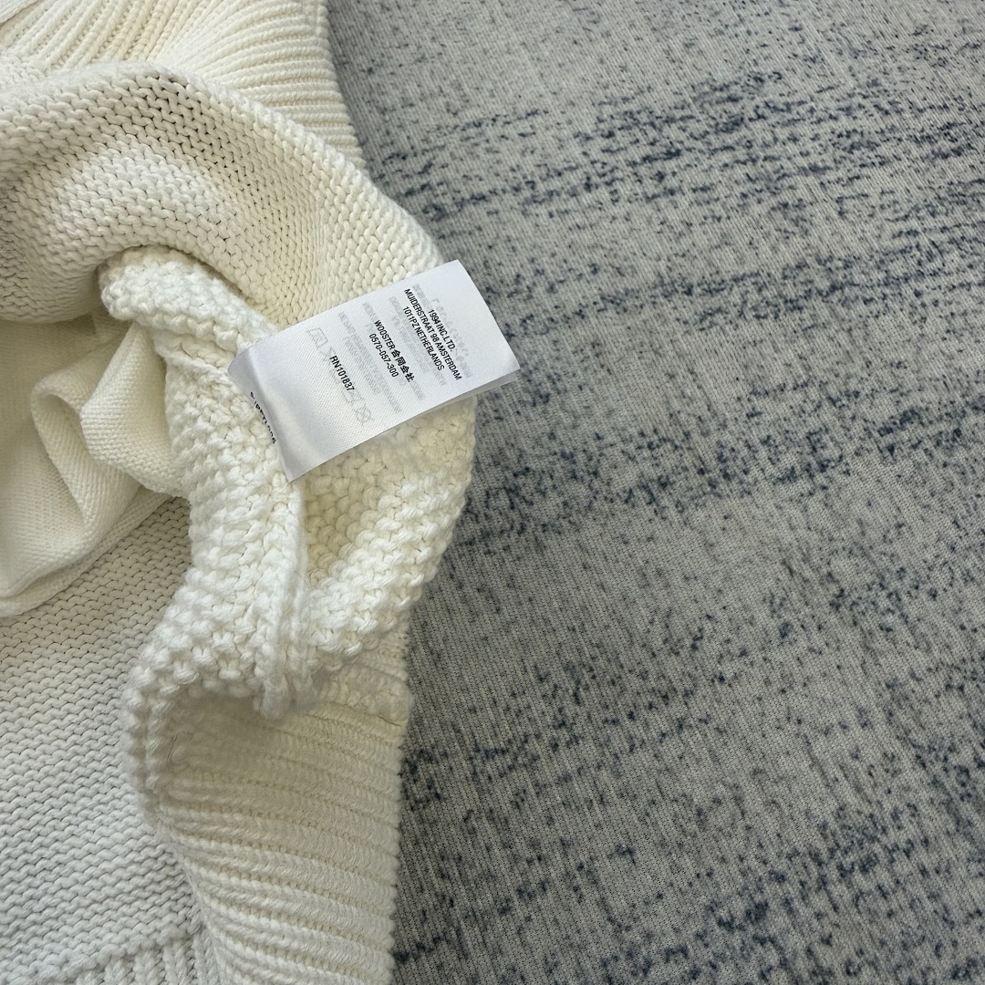Supreme sweater - Image 18