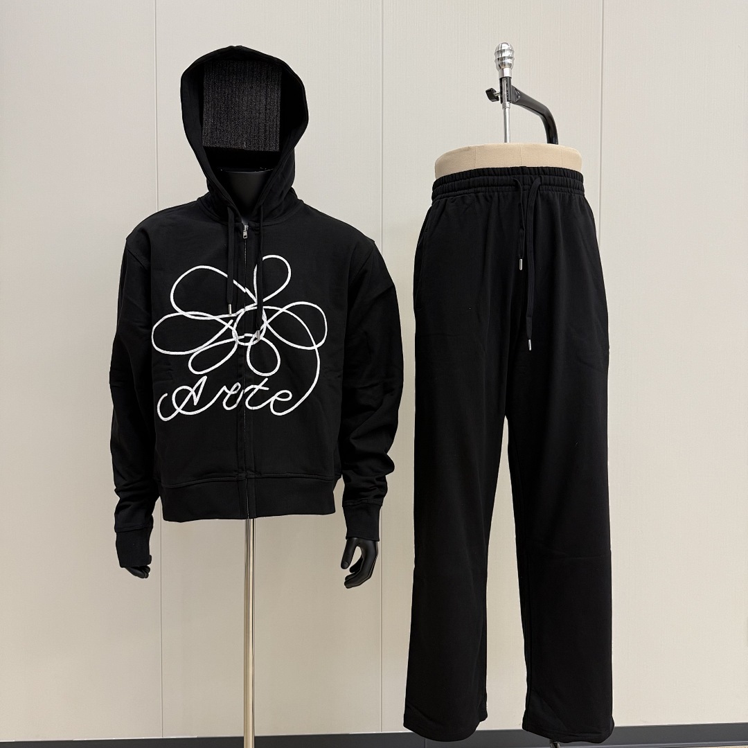 Arte Antwerp hoodie and pants - Image 2