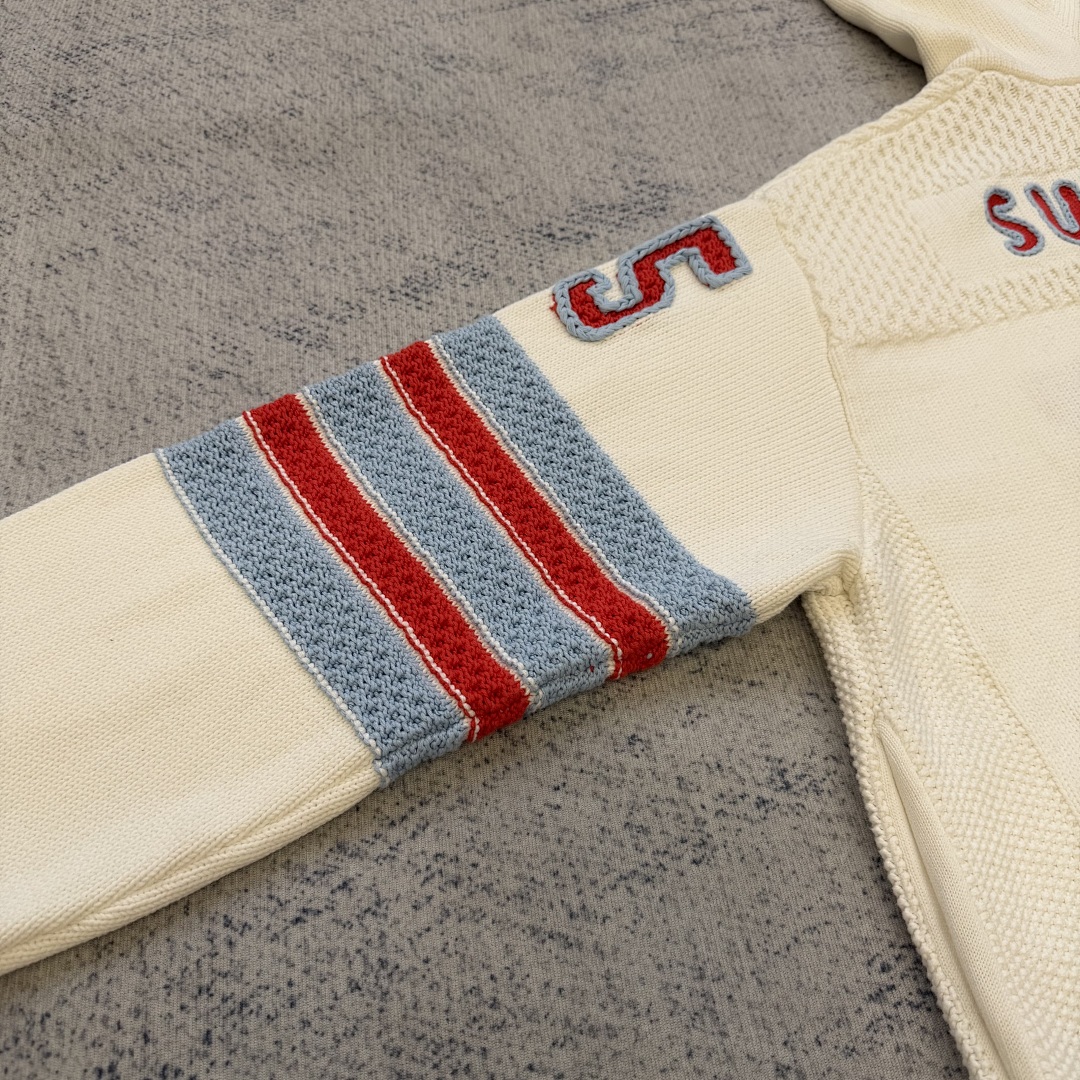 Supreme sweater - Image 11